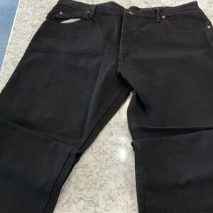 Wrangler Relaxed Fit Men’s Jeans in Dark Black Denim